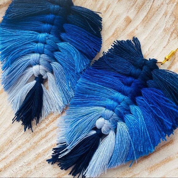 Boho Blue Ombre Macrame Tassel Leaf Drop Earrings NWT - Picture 3 of 6